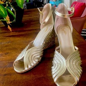 Seychelles Hold Glitter Wedge Sandal